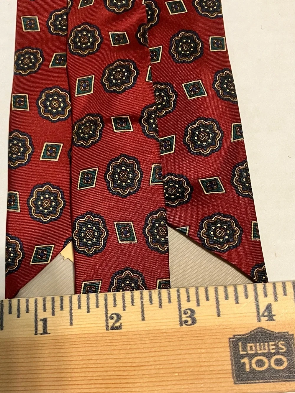 Men's Red Medallion Pattern Tie